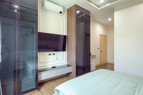 Casa de 3 dormitorios en Pattaya, Tailandia № 149695 - foto 11