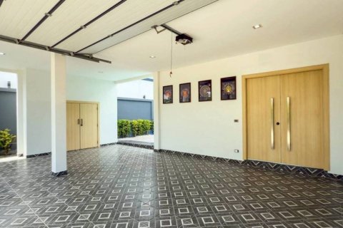 Casa de 3 dormitorios en Pattaya, Tailandia № 149695 - foto 18