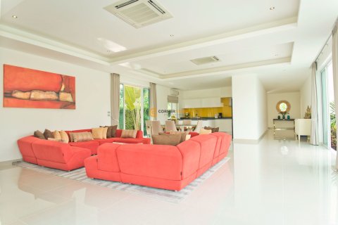 Estudio en Pattaya, Tailandia № 149693 - foto 12