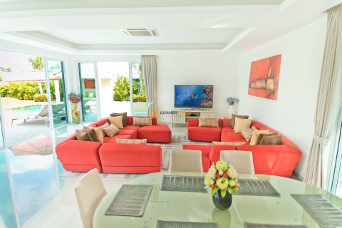 Estudio en Pattaya, Tailandia № 149693 - foto 7