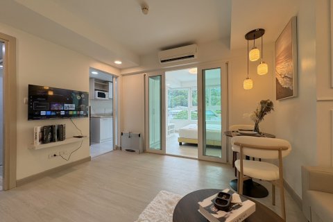 Apartamento de 2 habitaciones en Pattaya, Tailandia № 205767 - foto 2