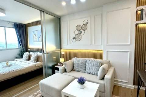 Apartamento de 2 habitaciones en Pattaya, Tailandia № 205765 - foto 2