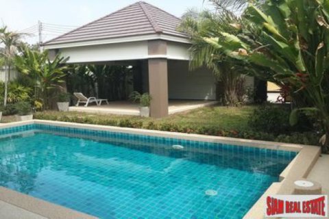Chalet de 3 dormitorios en Jomtien Beach, Pattaya, Tailandia № 202559 - foto 5