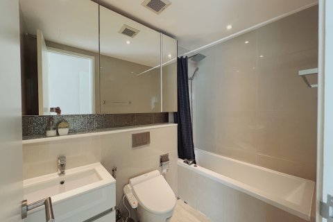 Condominio de 2 dormitorios en Watthana, Bangkok, Tailandia № 149911 - foto 9