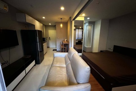 Studio in the Condo in Khlong Toei, Bangkok, Thailand № 173420