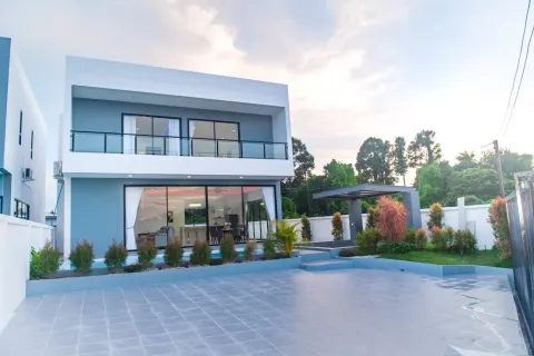 Villa in Pattaya, Thailand 4 bedrooms № 173416
