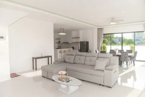 Chalet de 4 dormitorios en Pattaya, Tailandia № 173416 - foto 7
