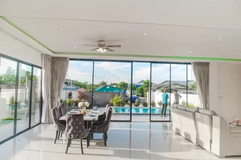 Chalet de 4 dormitorios en Pattaya, Tailandia № 173416 - foto 6
