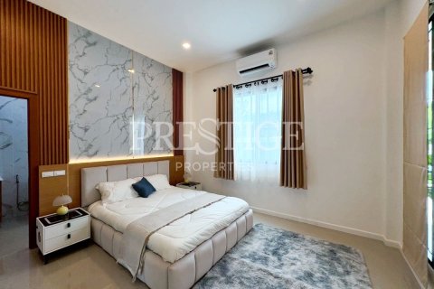Casa de 4 dormitorios en Pattaya, Tailandia № 202047 - foto 18