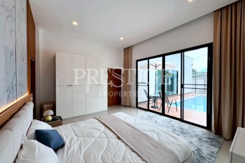 Casa de 4 dormitorios en Pattaya, Tailandia № 202047 - foto 13