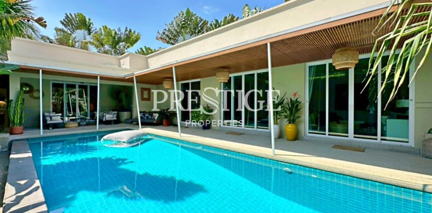 Casa de 4 dormitorios en Pattaya, Tailandia № 202052