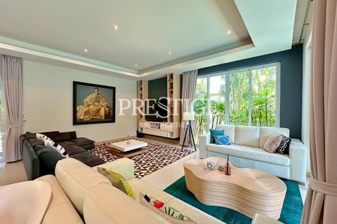 Casa de 4 dormitorios en Pattaya, Tailandia № 202052 - foto 6