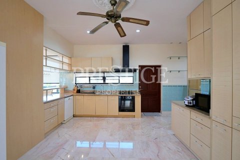 Casa de 4 dormitorios en Pattaya, Tailandia № 202049 - foto 8