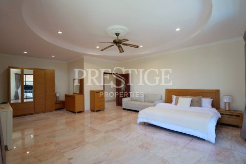 Casa de 4 dormitorios en Pattaya, Tailandia № 202049 - foto 10