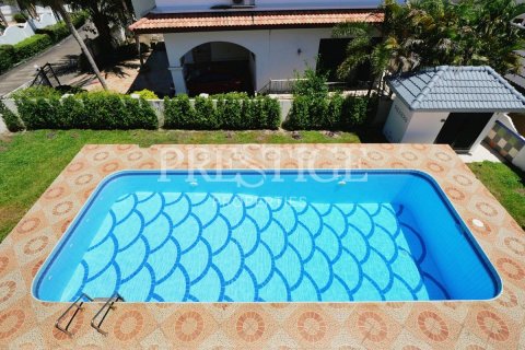 Casa de 4 dormitorios en Pattaya, Tailandia № 202049 - foto 27