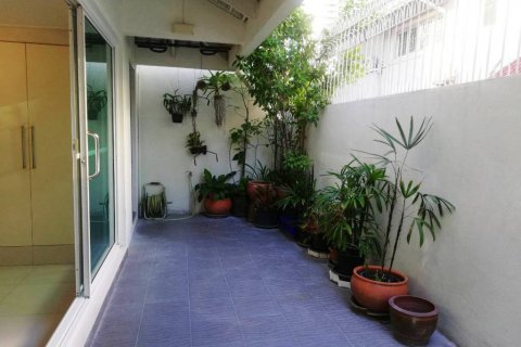 Adosado de 2 dormitorios en Bangkok, Tailandia № 66588 - foto 19