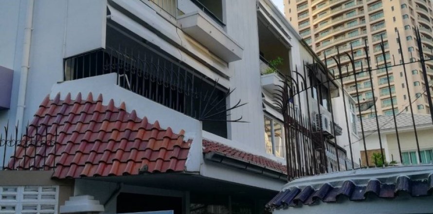 Adosado de 2 dormitorios en Bangkok, Tailandia № 66588
