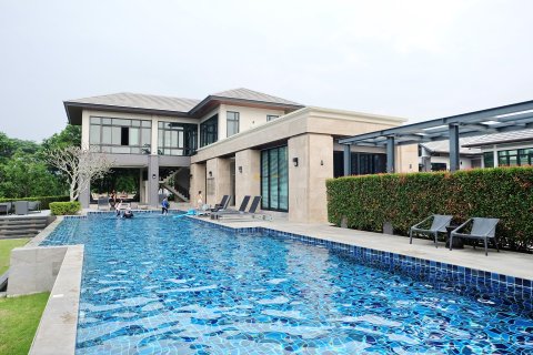 Estudio en Pattaya, Tailandia № 158720 - foto 30