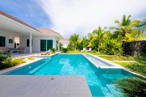 Chalet de 3 dormitorios en Hua Hin, Tailandia № 166488 - foto 2