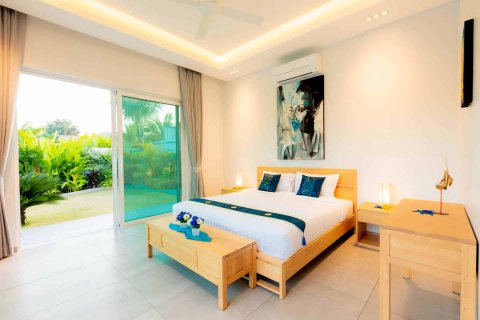 Chalet de 3 dormitorios en Hua Hin, Tailandia № 166488 - foto 7