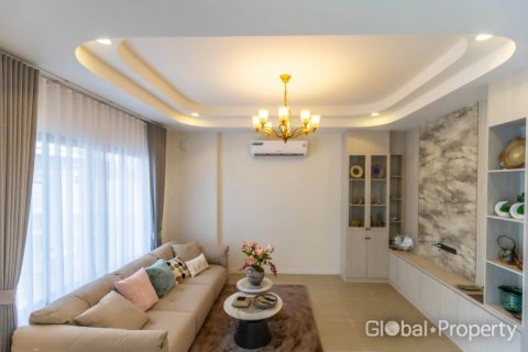 Casa de 3 dormitorios en Pattaya, Tailandia № 203373 - foto 8
