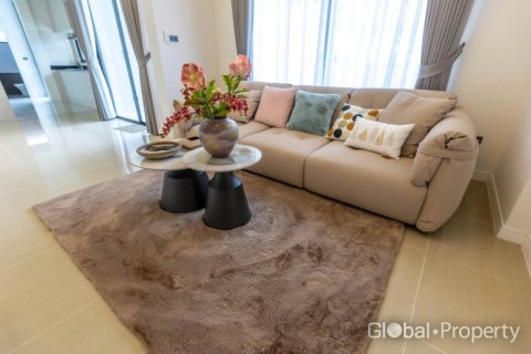 Casa de 3 dormitorios en Pattaya, Tailandia № 203373 - foto 11