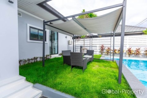 Casa de 3 dormitorios en Pattaya, Tailandia № 203373 - foto 6
