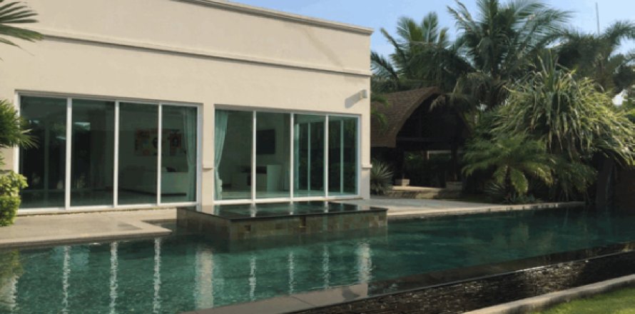 Casa de 3 dormitorios en Pattaya, Tailandia № 202728