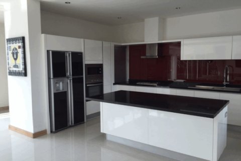 Casa de 3 dormitorios en Pattaya, Tailandia № 202728 - foto 3