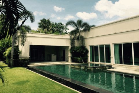 Casa de 3 dormitorios en Pattaya, Tailandia № 202727