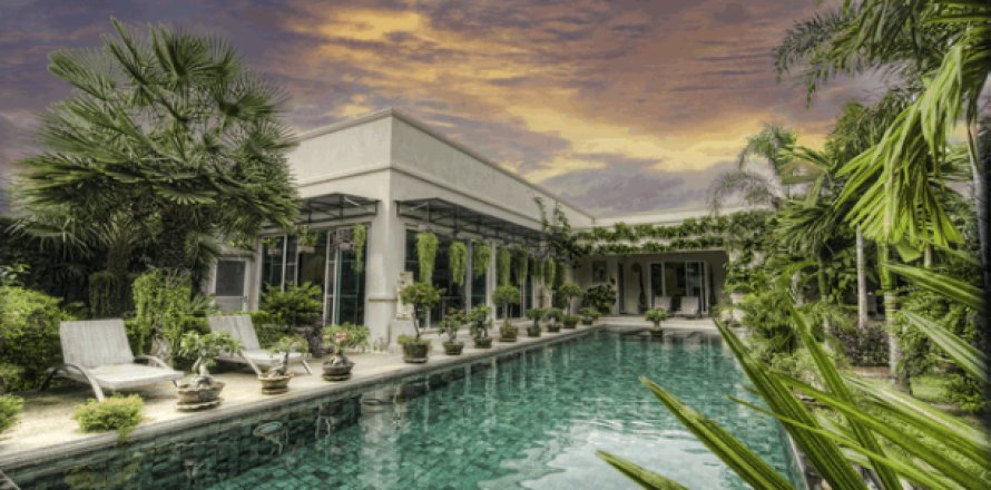 Casa de 4 dormitorios en Pattaya, Tailandia № 202726