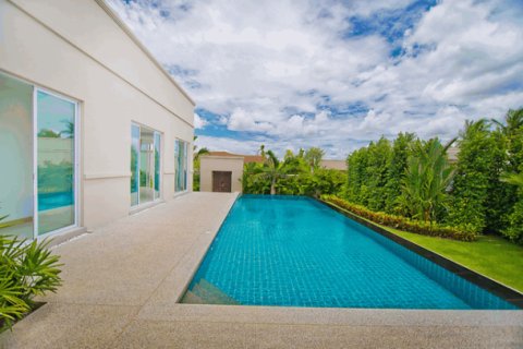 Casa de 3 dormitorios en Pattaya, Tailandia № 202729 - foto 5