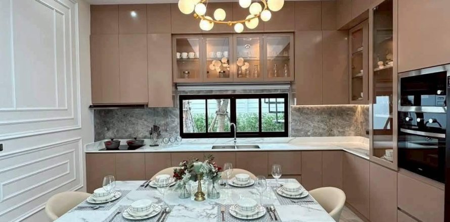 Chalet de 3 dormitorios en Pattaya, Tailandia № 173984