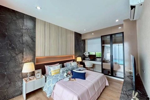 Chalet de 3 dormitorios en Pattaya, Tailandia № 173984 - foto 7
