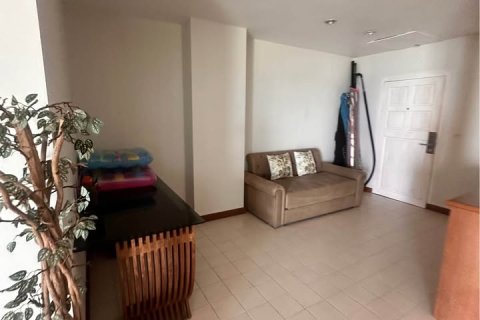Apartamento de 2 habitaciones en Pattaya, Tailandia № 173982 - foto 4
