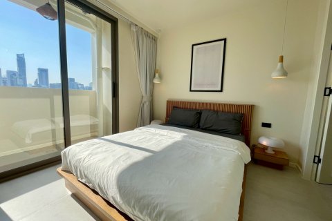 Condo in Bangkok, Thailand, 3 bedrooms  № 173985 - photo 16