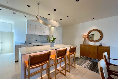 Condo in Bangkok, Thailand, 3 bedrooms  № 173985 - photo 7