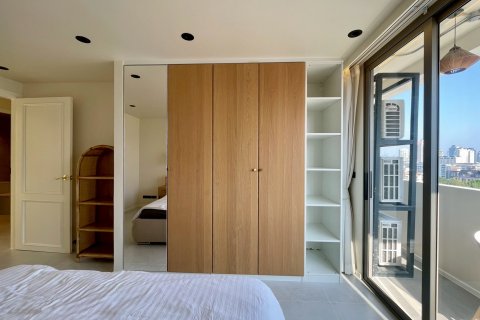 Condo in Bangkok, Thailand, 3 bedrooms  № 173985 - photo 13