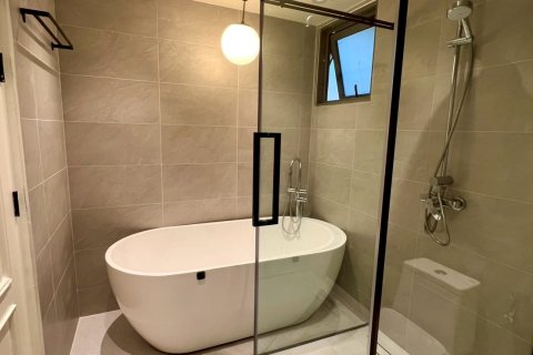 Condo in Bangkok, Thailand, 3 bedrooms  № 173985 - photo 15