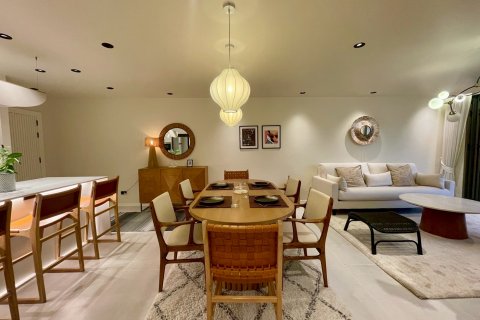 Condo in Bangkok, Thailand, 3 bedrooms  № 173985 - photo 4