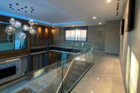 Casa de 5 dormitorios en Pattaya, Tailandia № 168151 - foto 10