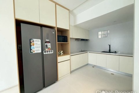 Casa de 6 dormitorios en Pattaya, Tailandia № 168149 - foto 14
