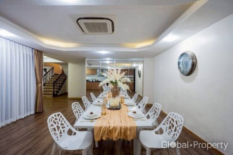 Haus in Pattaya, Thailand 4 Schlafzimmer № 168148 - Foto 8