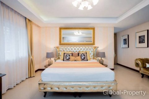 Haus in Pattaya, Thailand 4 Schlafzimmer № 168148 - Foto 9