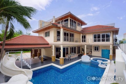 Haus in Pattaya, Thailand 4 Schlafzimmer № 168148