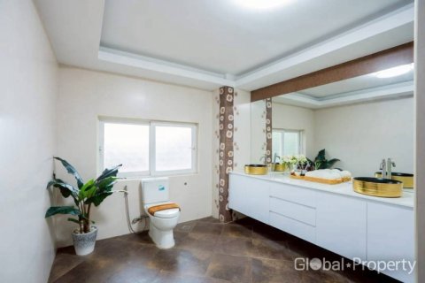 Haus in Pattaya, Thailand 4 Schlafzimmer № 168148 - Foto 18