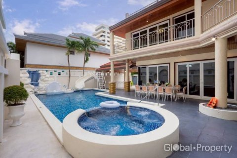 Haus in Pattaya, Thailand 4 Schlafzimmer № 168148 - Foto 2