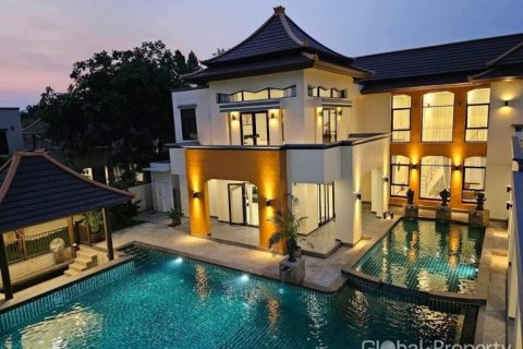 Maison à Pattaya, Thaïlande 6 chambres № 168152 - photo 4