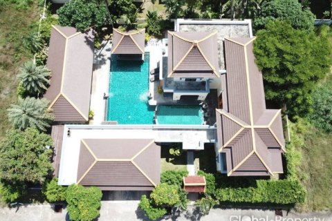 House in Pattaya, Thailand 6 bedrooms № 168152