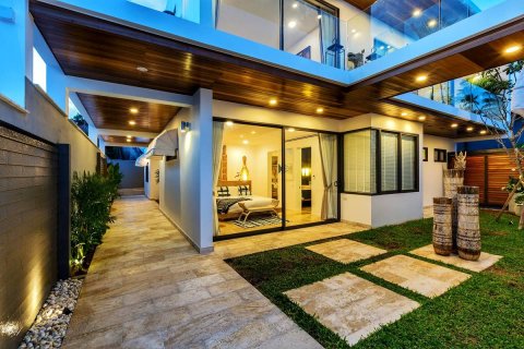 Casa de 6 dormitorios en Ko Samui, Tailandia № 180726 - foto 27